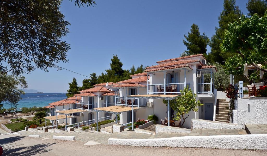 Milia Beach Apartments Paralia Milia Exterior photo